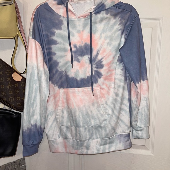 Tops - Tie dye hoodie size medium